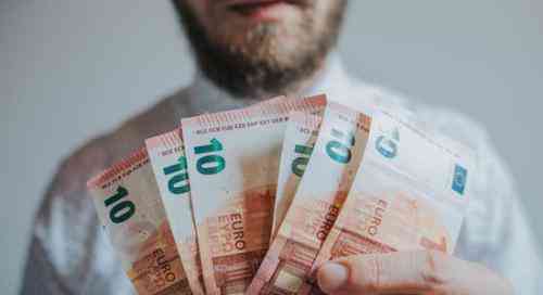 تعبیر خواب درباره یافتن پول با جزئیات برای زنان باردار ، متاهل و مجرد